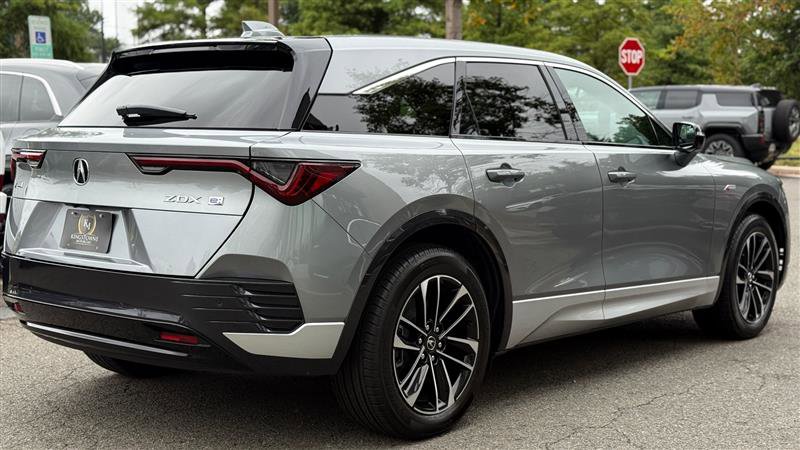 Used 2024 Acura ZDX A-Spec image 6