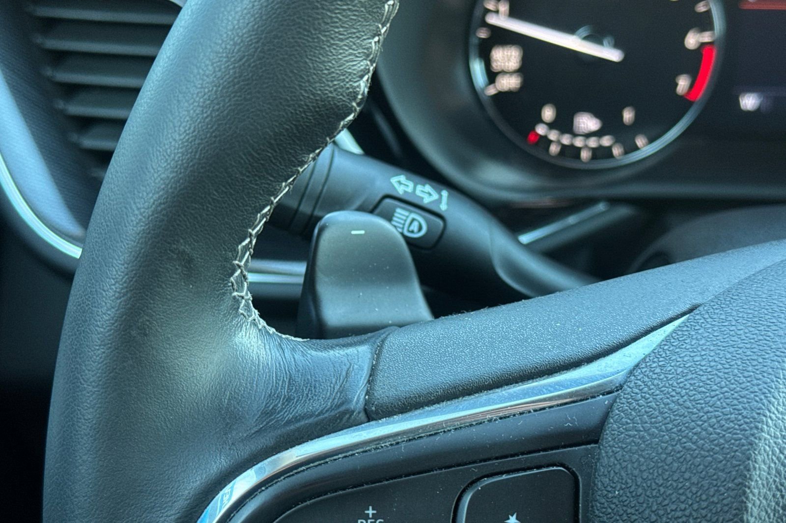 Used 2022 Buick Envision Preferred image 35