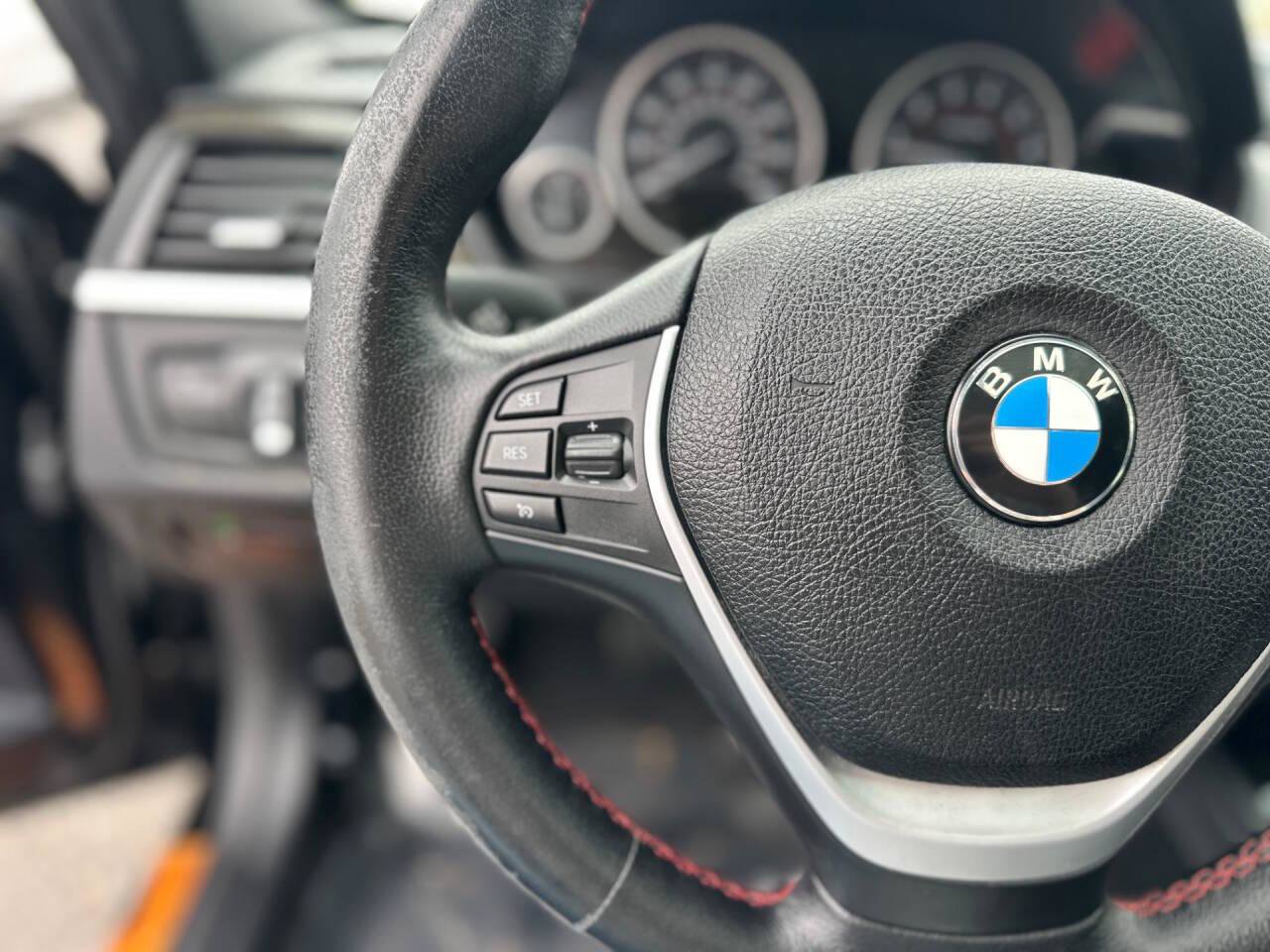 Used 2013 BMW 335i xDrive Sedan AWD/4WD image 24
