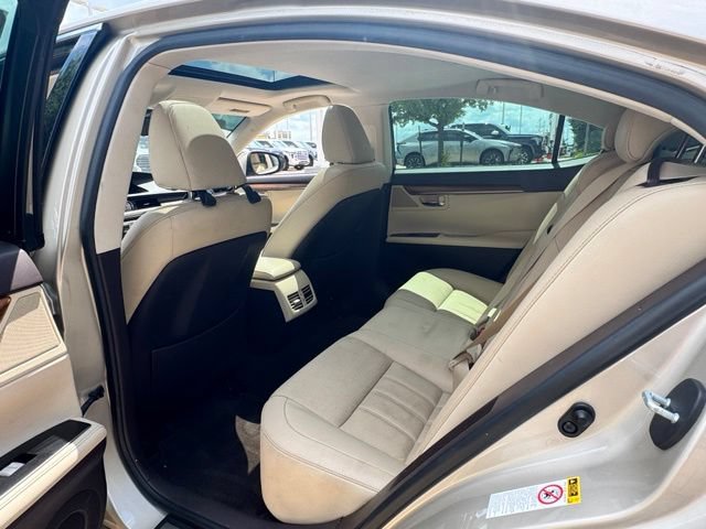 Used 2017 Lexus ES 300h FWD image 34