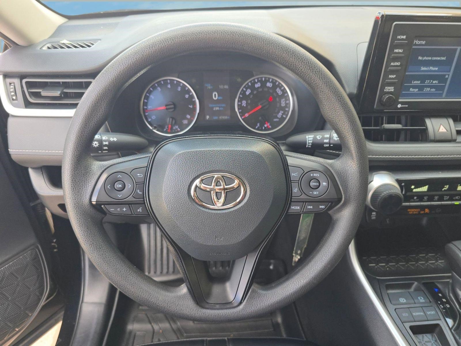 Used 2021 Toyota RAV4 LE image 14