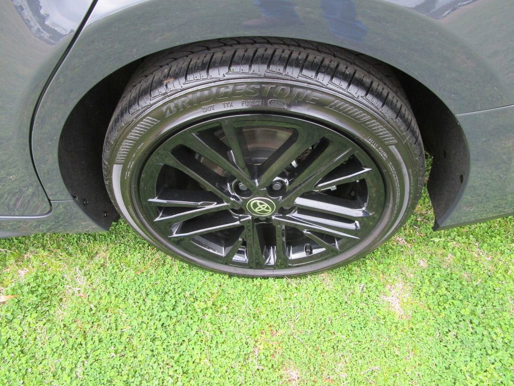 Used 2025 Toyota Camry SE image 11