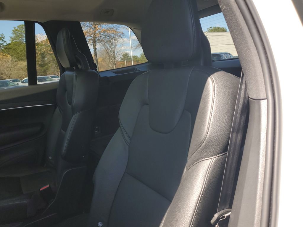 Used 2020 Volvo XC90 T6 Momentum w/ Protection Package Premier image 15