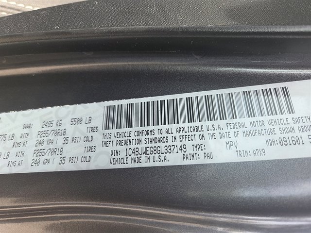 Used 2016 Jeep Wrangler Unlimited Sahara w/ Connectivity Group image 12