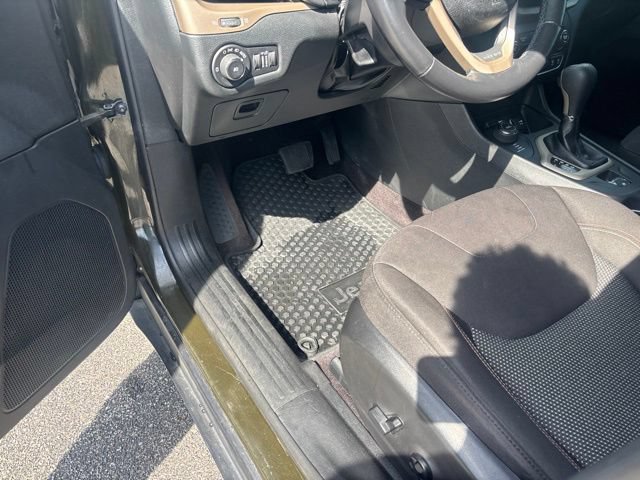 Used 2016 Jeep Cherokee 75th Anniversary AWD/4WD image 15
