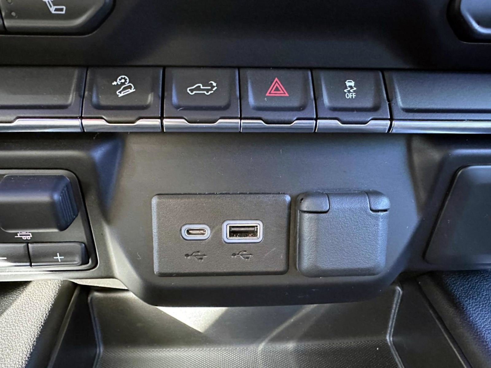 Used 2021 Chevrolet Silverado 1500 LT Trail Boss w/ Bed Protection Package AWD/4WD image 26