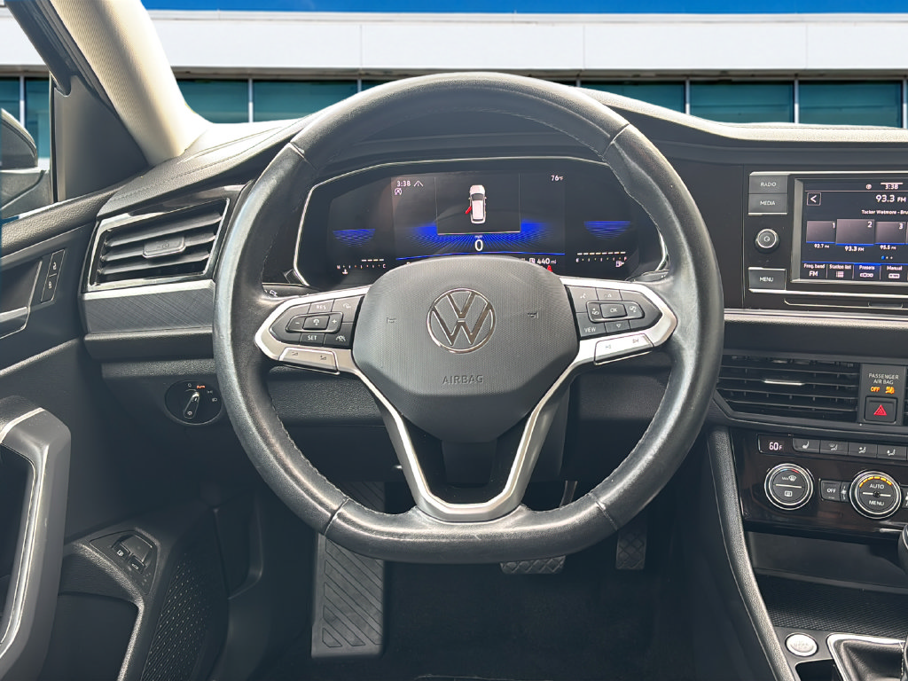 Used 2024 Volkswagen Jetta SE FWD image 12