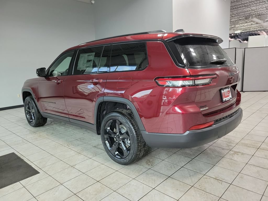 New 2025 Jeep Grand Cherokee L Limited w/ Black Appearance Package AWD/4WD image 5