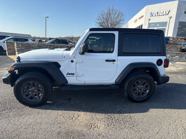 Used 2024 Jeep Wrangler Sport AWD/4WD image 4
