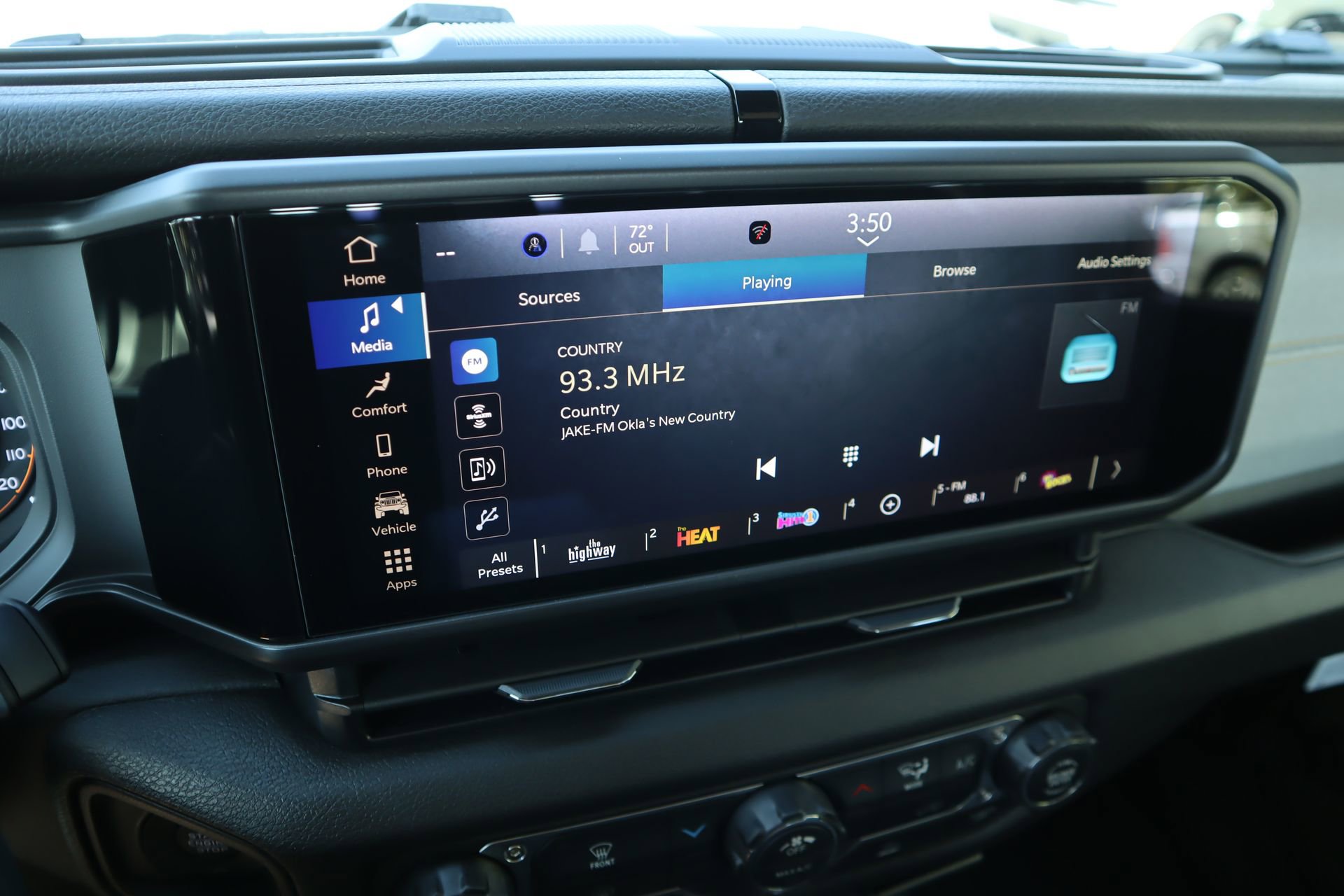 New 2026 Jeep Gladiator Sport AWD/4WD image 5