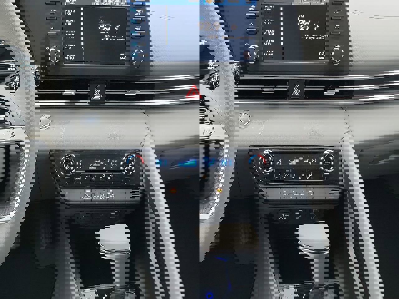 Used 2021 Hyundai Elantra SEL image 18