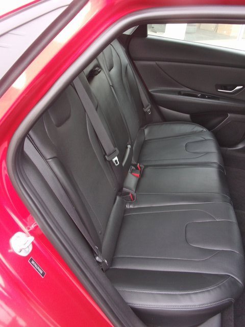 Used 2023 Hyundai Elantra Limited image 31