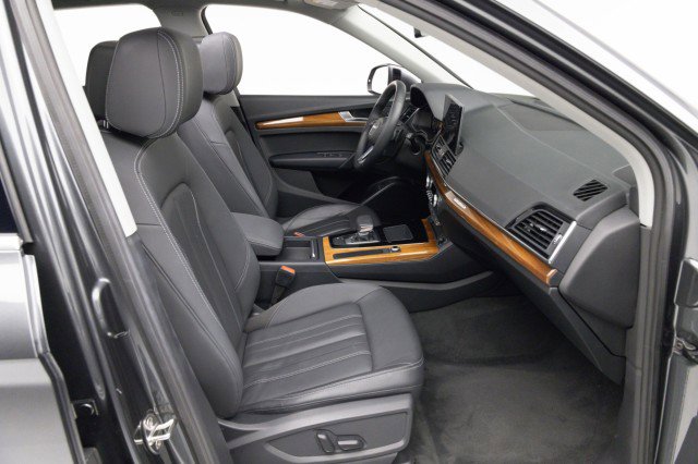 Used 2021 Audi Q5 e Premium w/ Convenience Package image 28