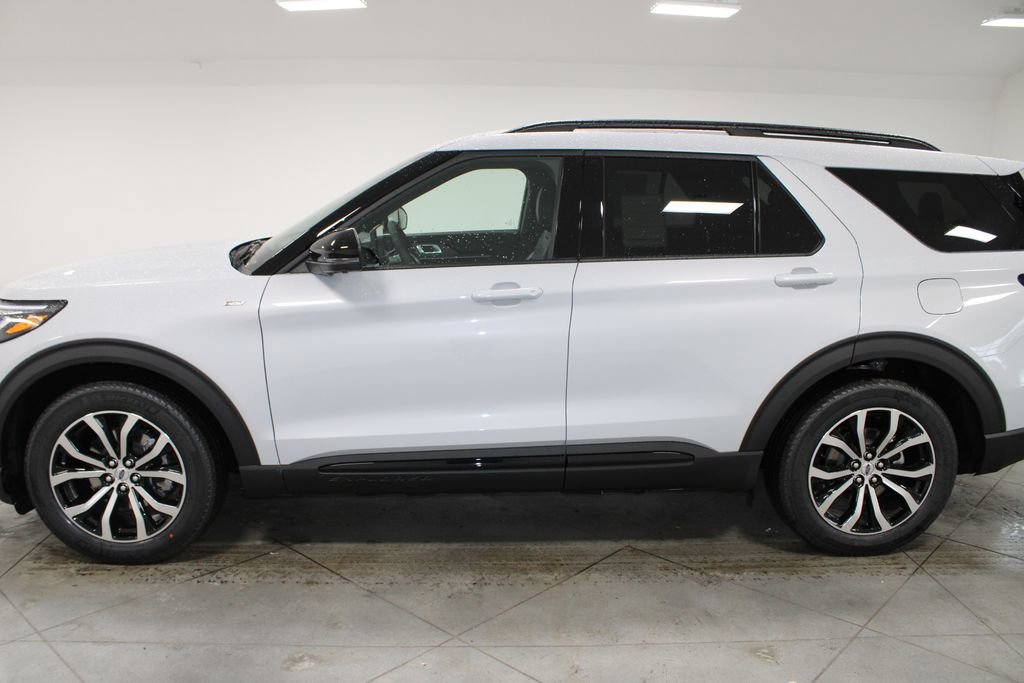 New 2026 Ford Explorer ST-Line image 5