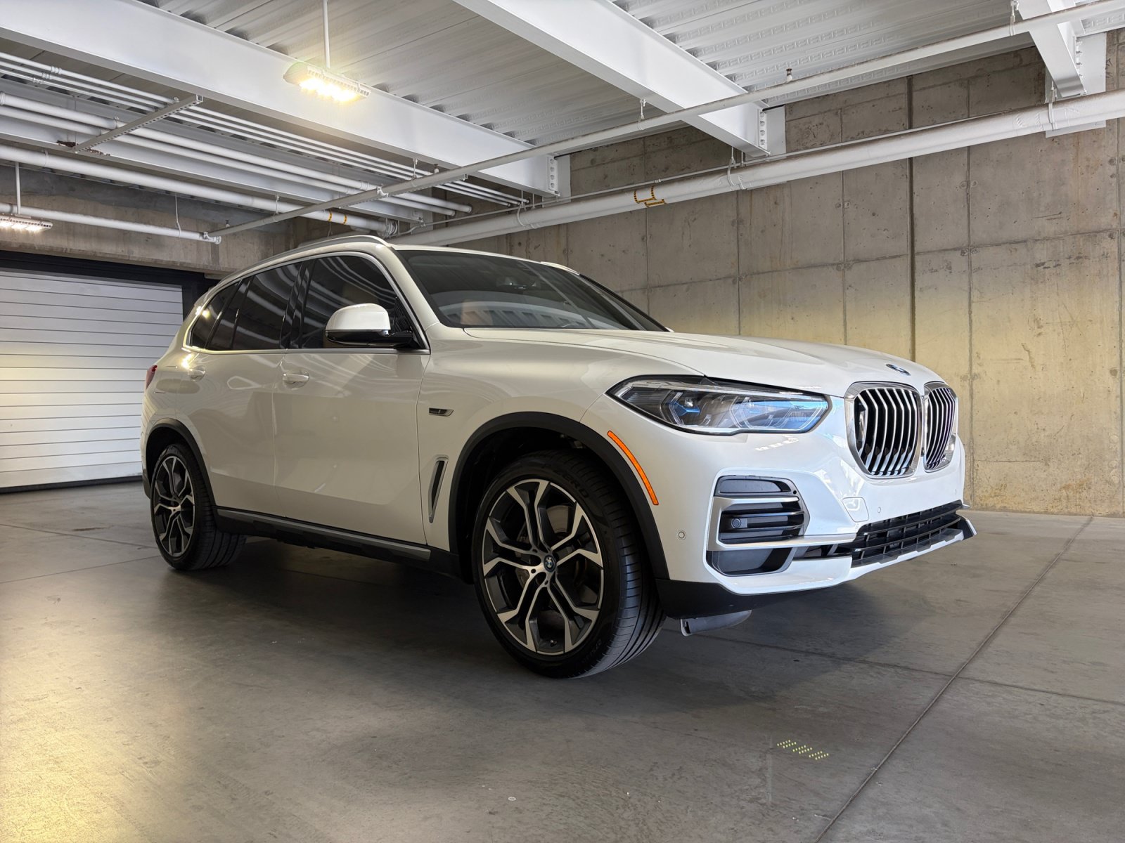 Used 2023 BMW X5 xDrive45e w/ Executive Package AWD/4WD image 9