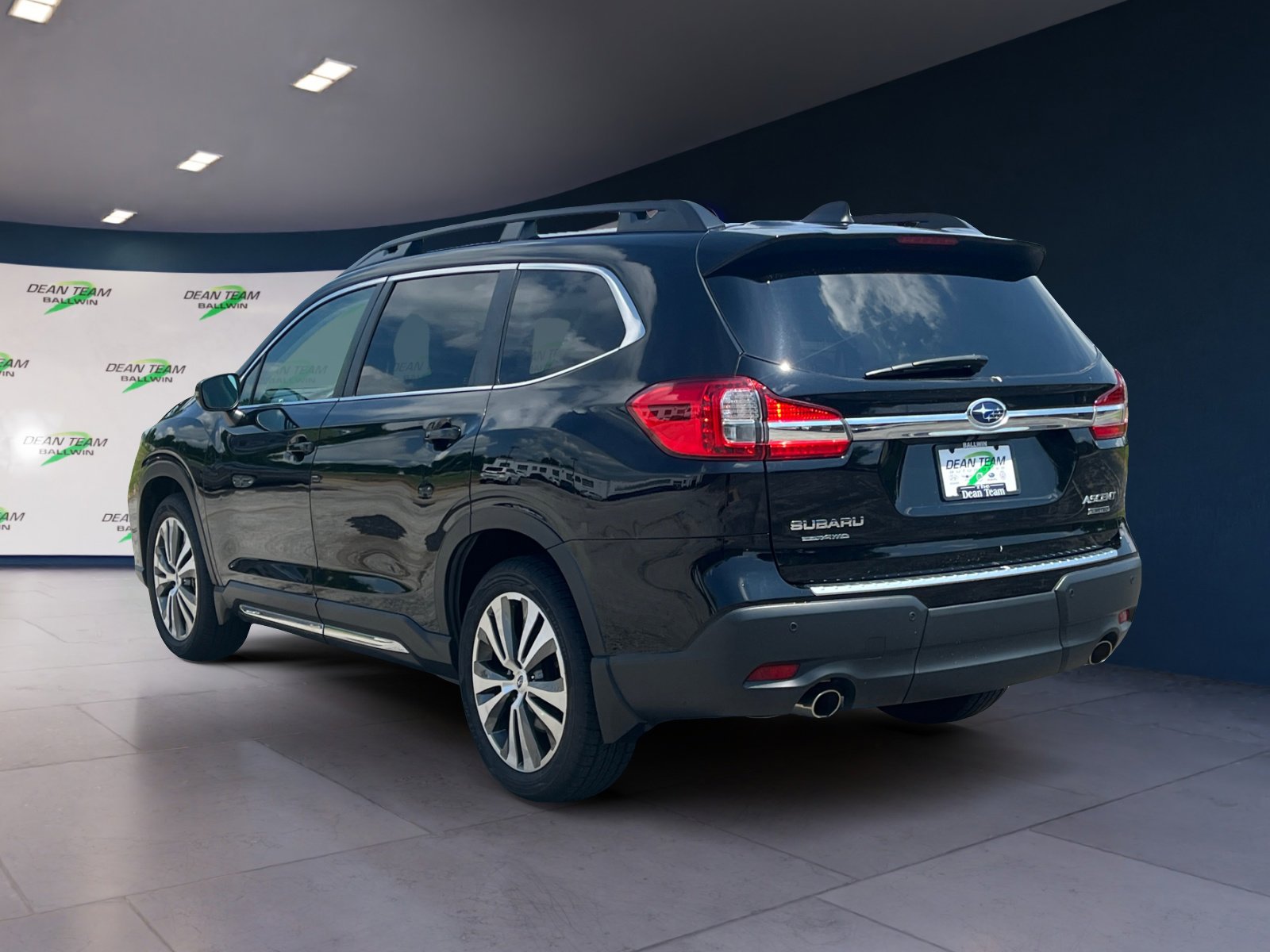 Used 2022 Subaru Ascent Limited w/ Technology Package image 7