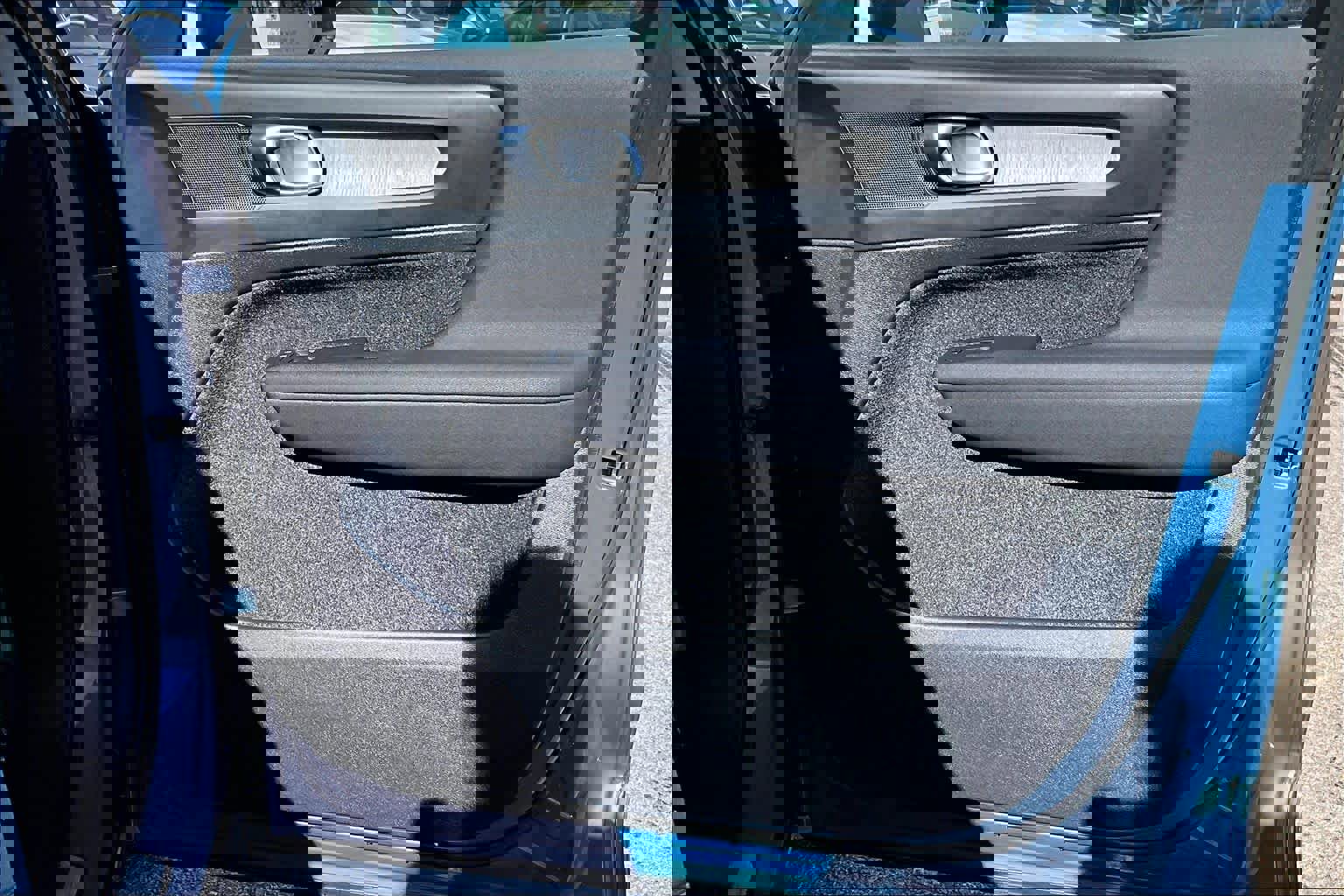 Certified 2023 Volvo XC40 B5 Plus w/ Driver Assist Package AWD/4WD image 22