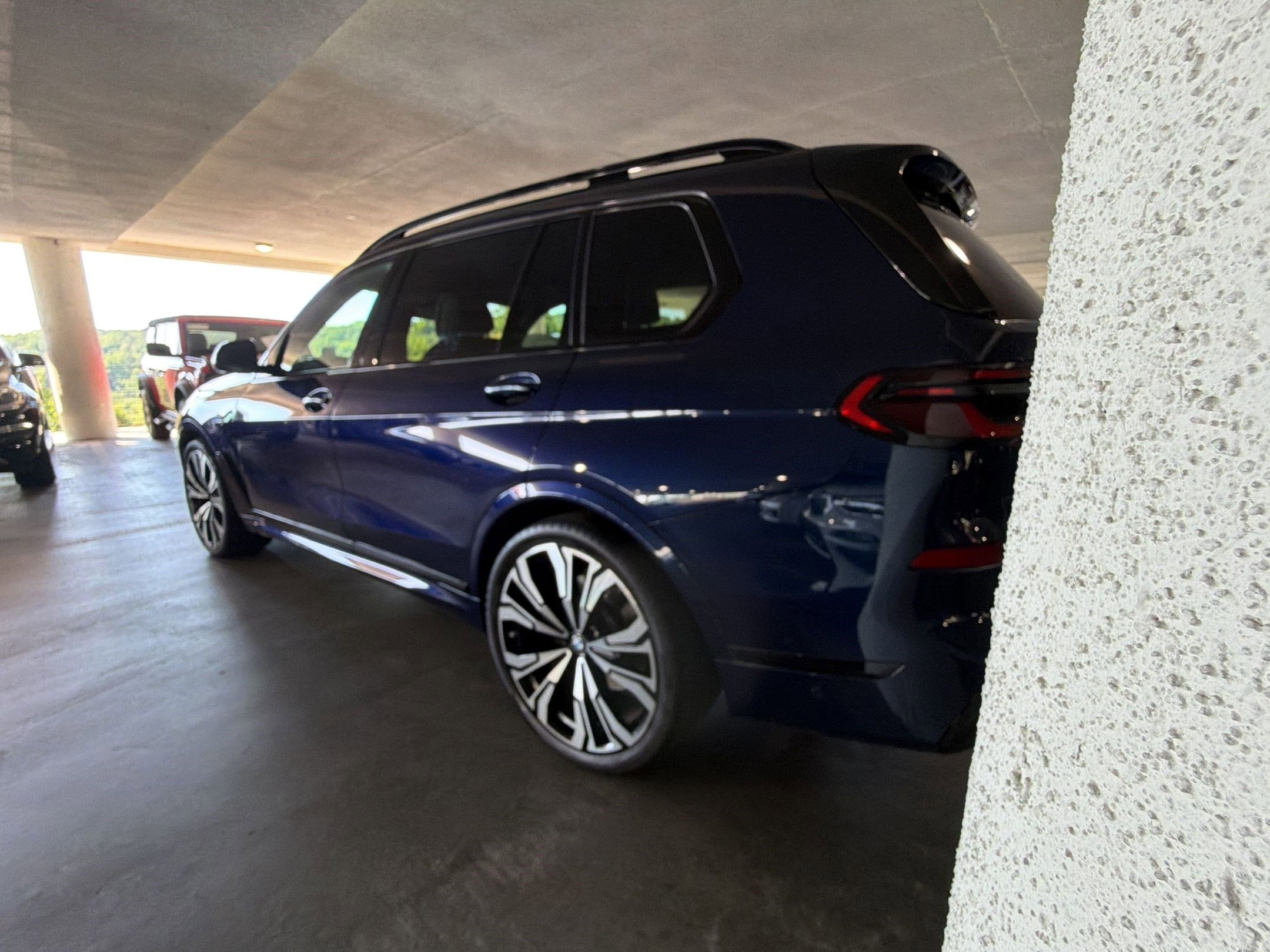 Certified 2024 BMW X7 xDrive40i w/ Executive Package AWD/4WD image 3