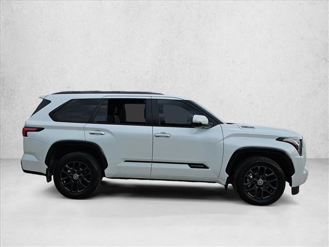 Used 2024 Toyota Sequoia Platinum AWD/4WD image 4