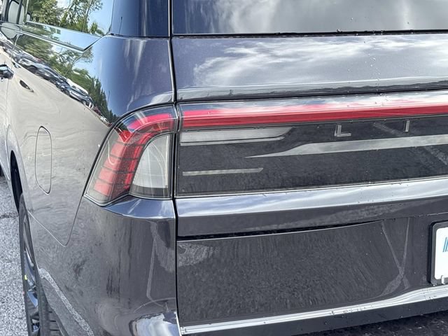 New 2026 Lincoln Navigator L Reserve w/ Jet Appearance Package AWD/4WD image 11