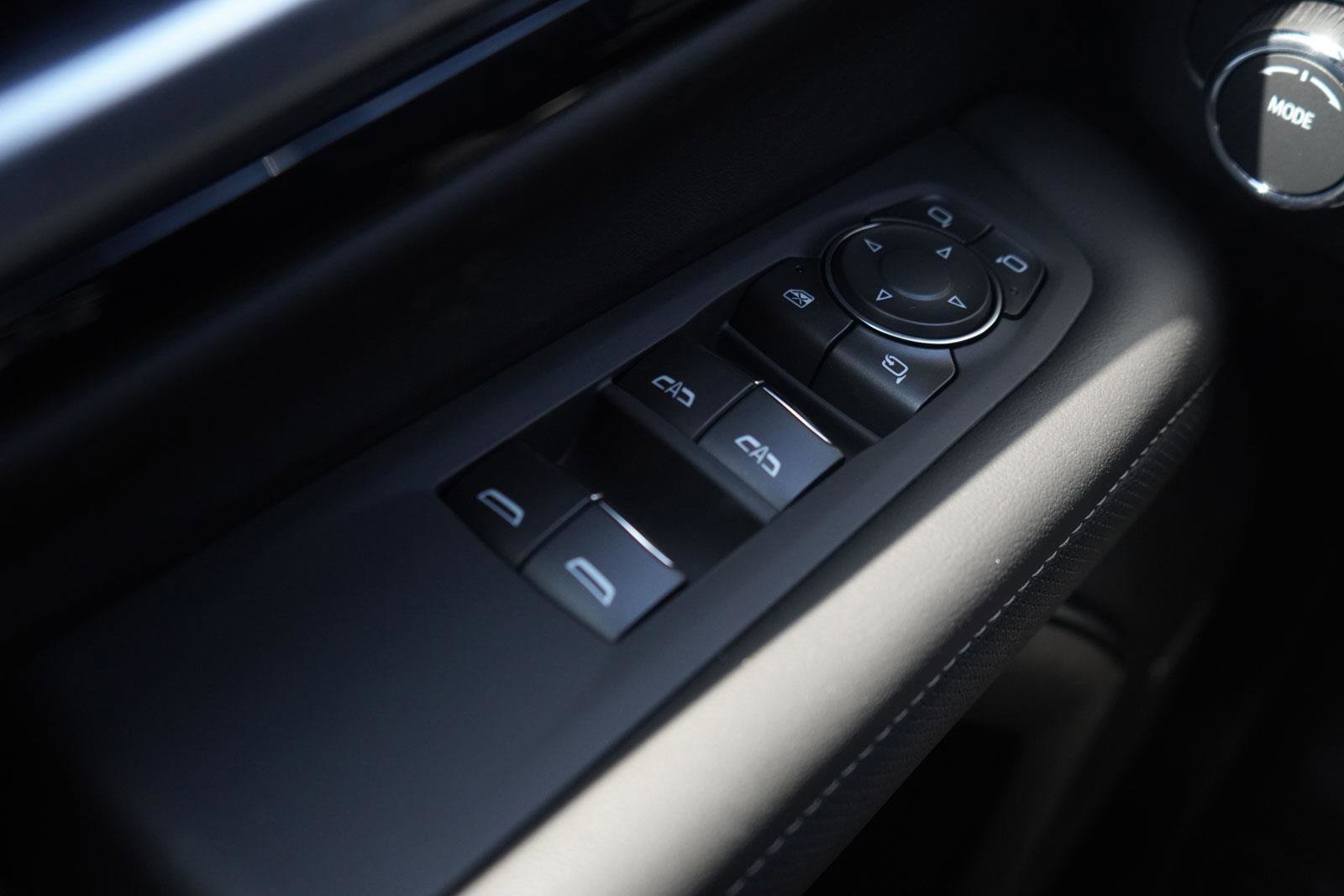 New 2025 Chevrolet Suburban Premier image 17