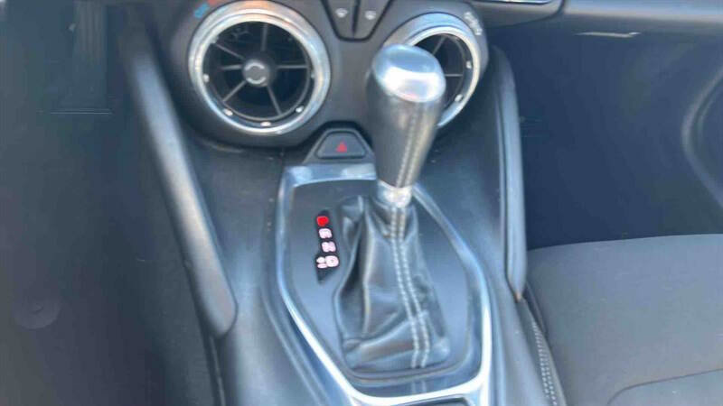Used 2021 Chevrolet Camaro LT image 17