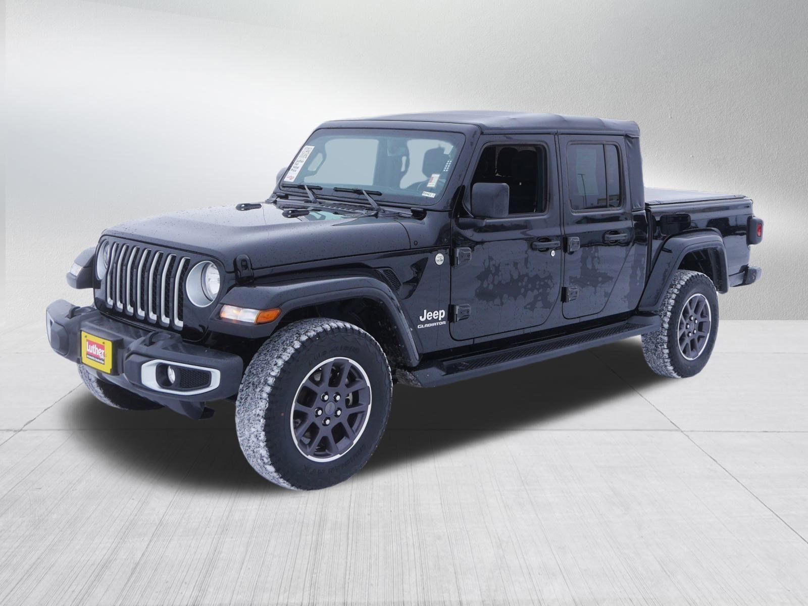 Used 2022 Jeep Gladiator Overland w/ Cold Weather Group image 3
