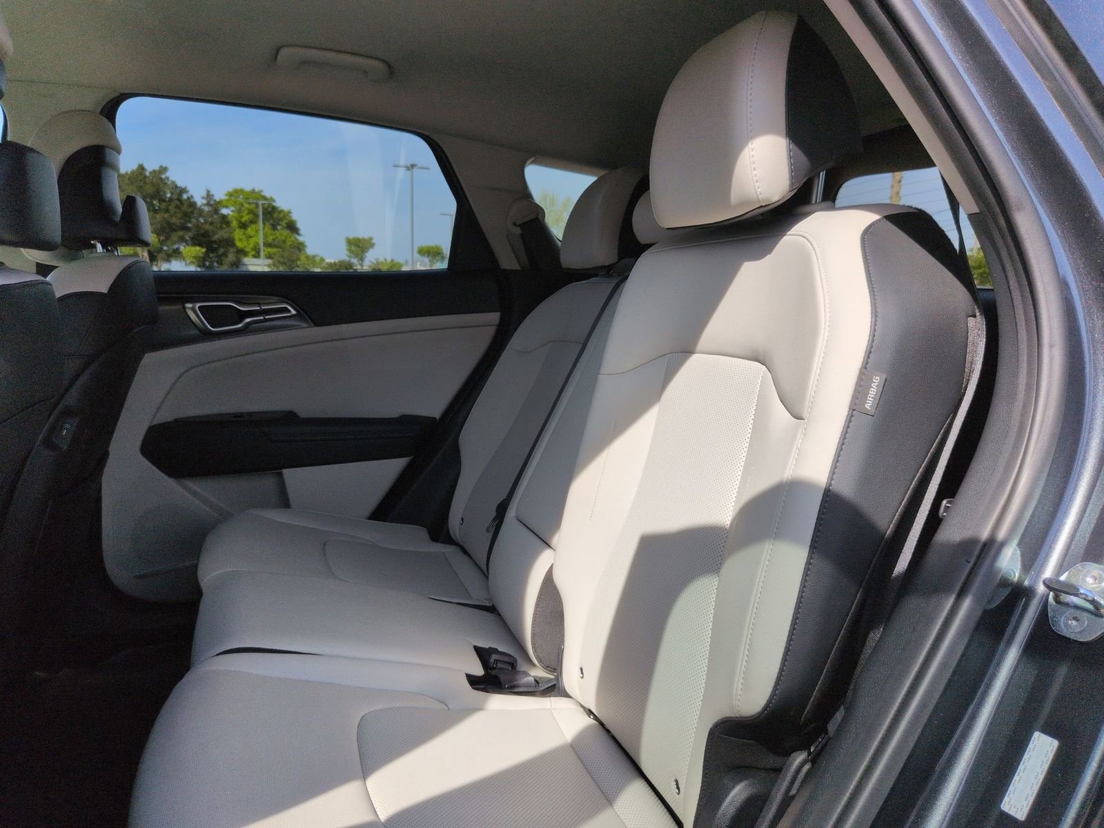 Used 2024 Kia Sportage EX image 28