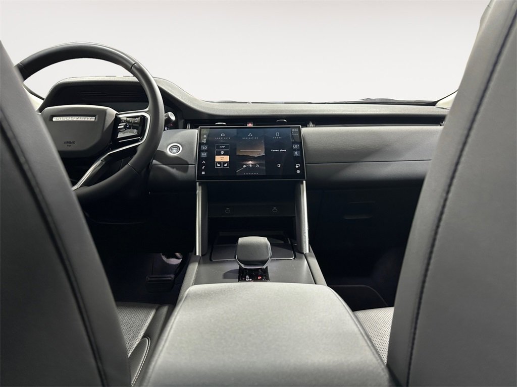 Used 2024 Land Rover Discovery Sport S image 10