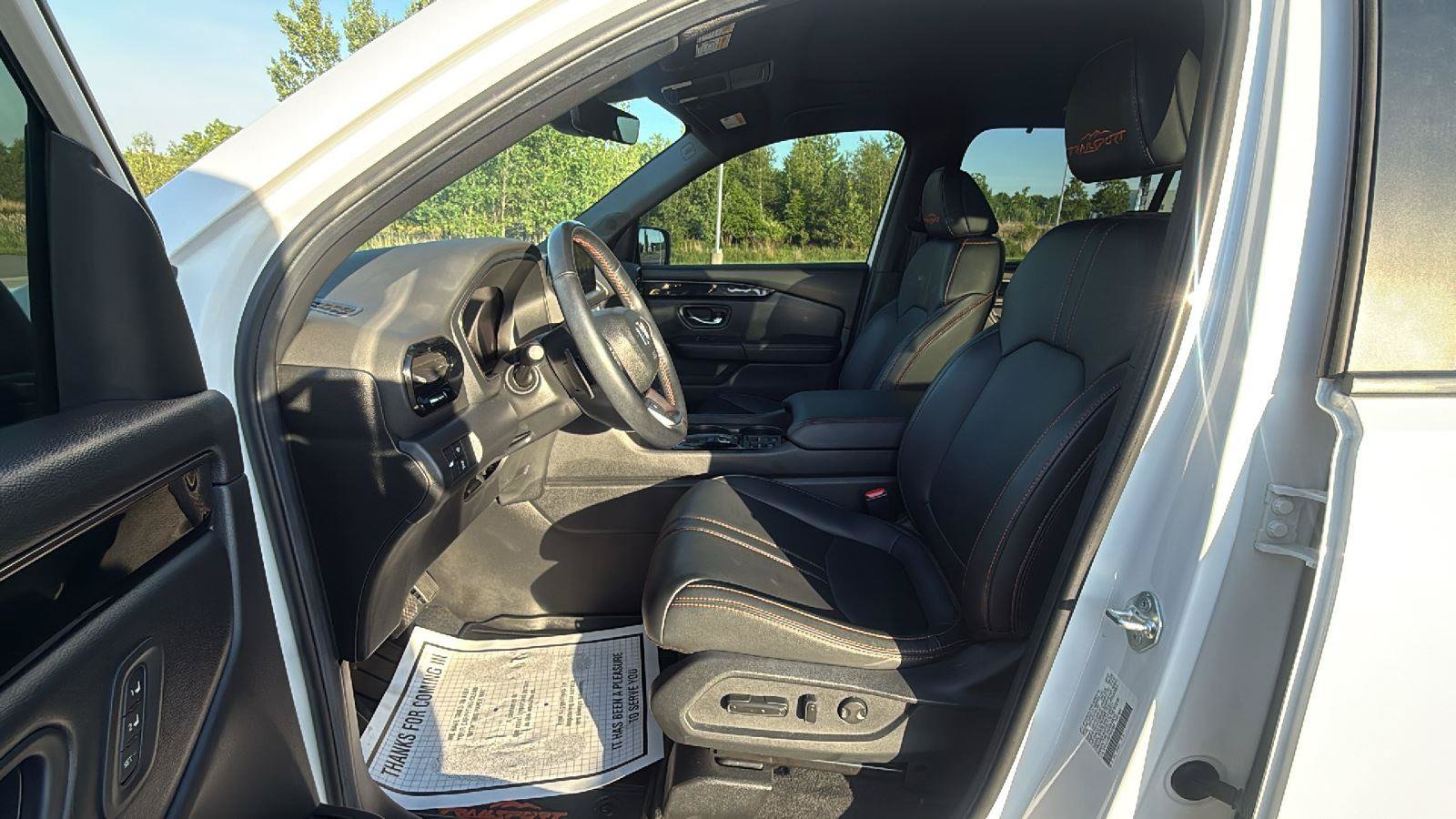Used 2023 Honda Pilot TrailSport image 29