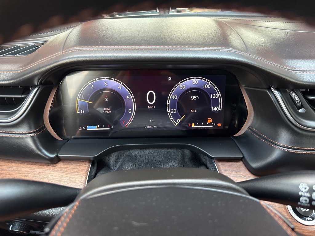 Used 2021 Jeep Grand Cherokee L Summit w/ Luxury Tech Group V image 2