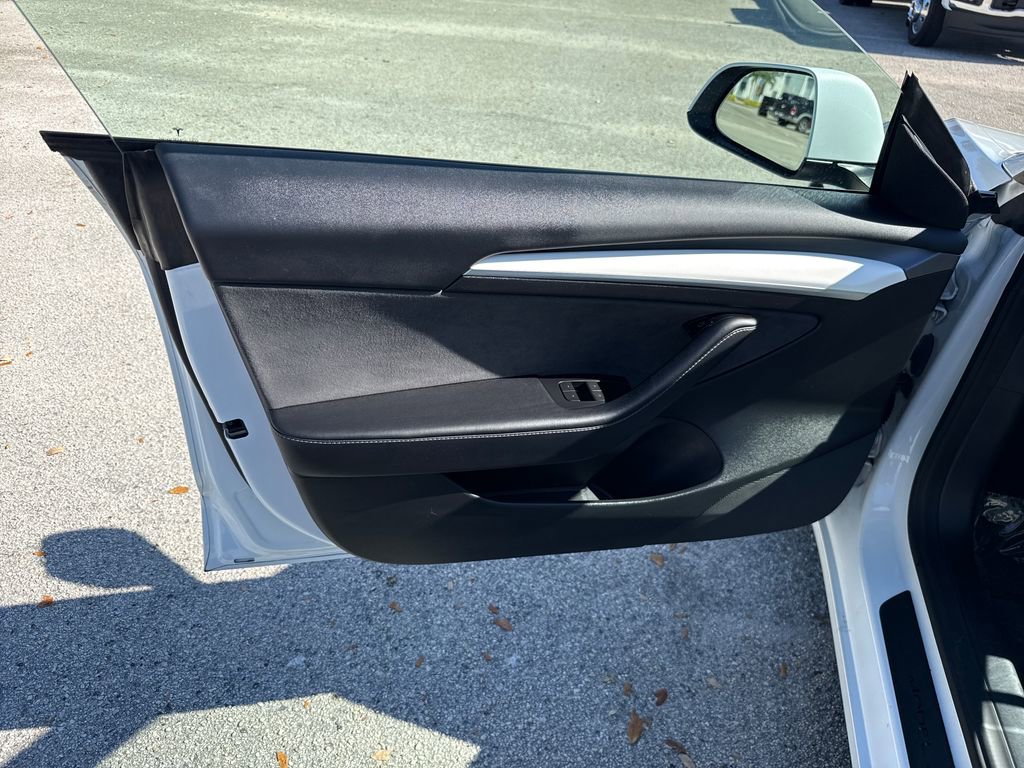 Used 2022 Tesla Model 3 image 13
