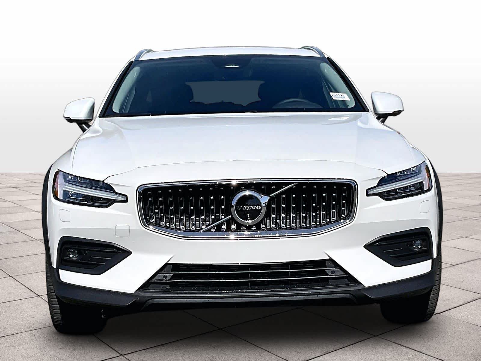 New 2026 Volvo V60 B5 Cross Country Plus w/ Protection Package Premier AWD/4WD image 5