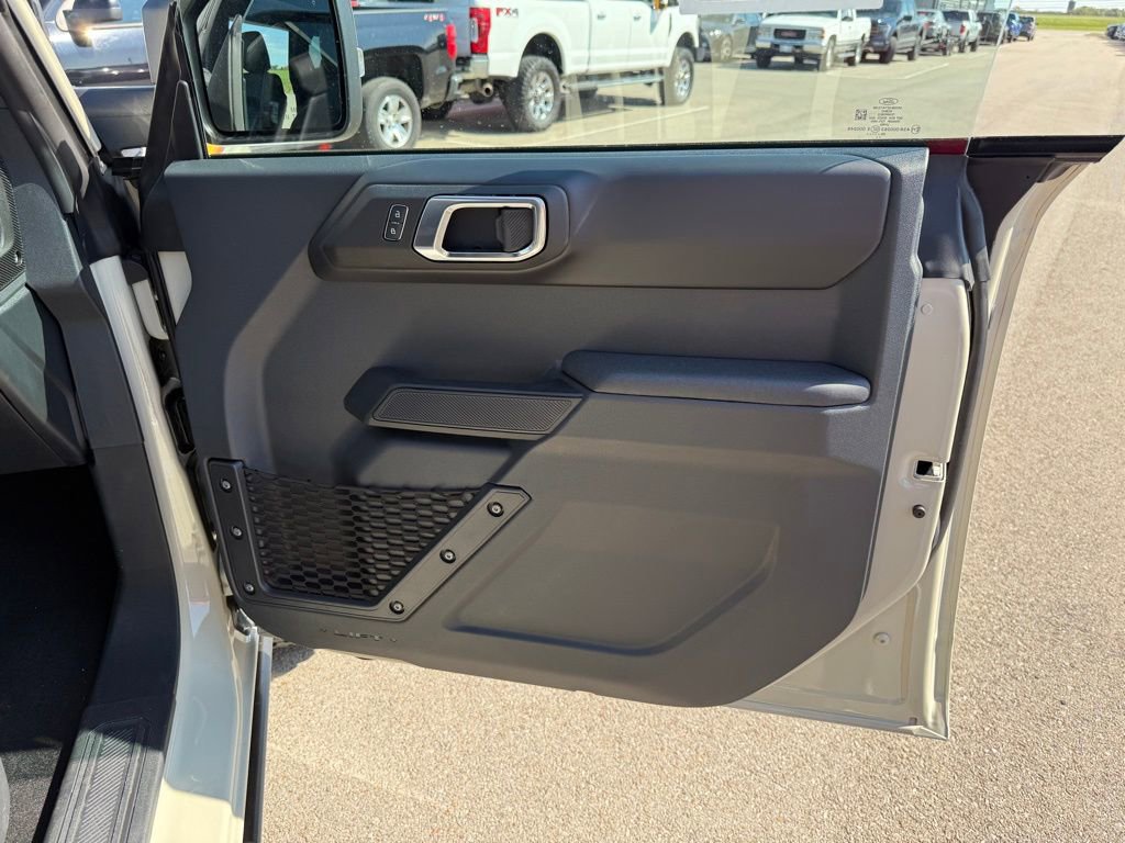 New 2025 Ford Bronco Badlands image 17