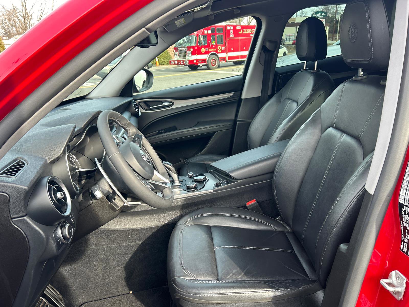 Used 2018 Alfa Romeo Stelvio Sport w/ Quick Order Package 22J Sport image 10