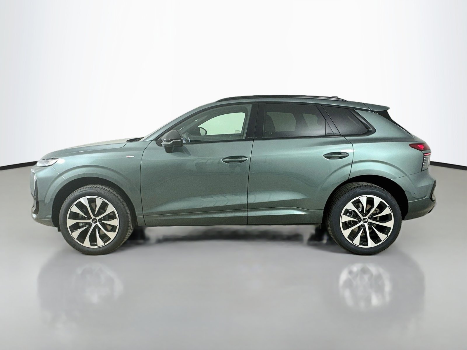 New 2026 Audi Q3 quattro 2.0T AWD/4WD image 8