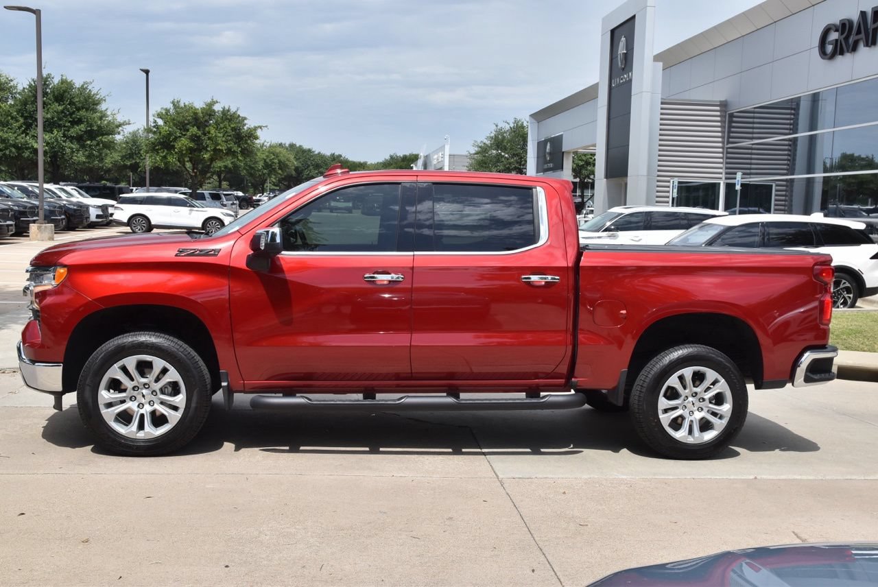 Used 2025 Chevrolet Silverado 1500 LTZ AWD/4WD image 12