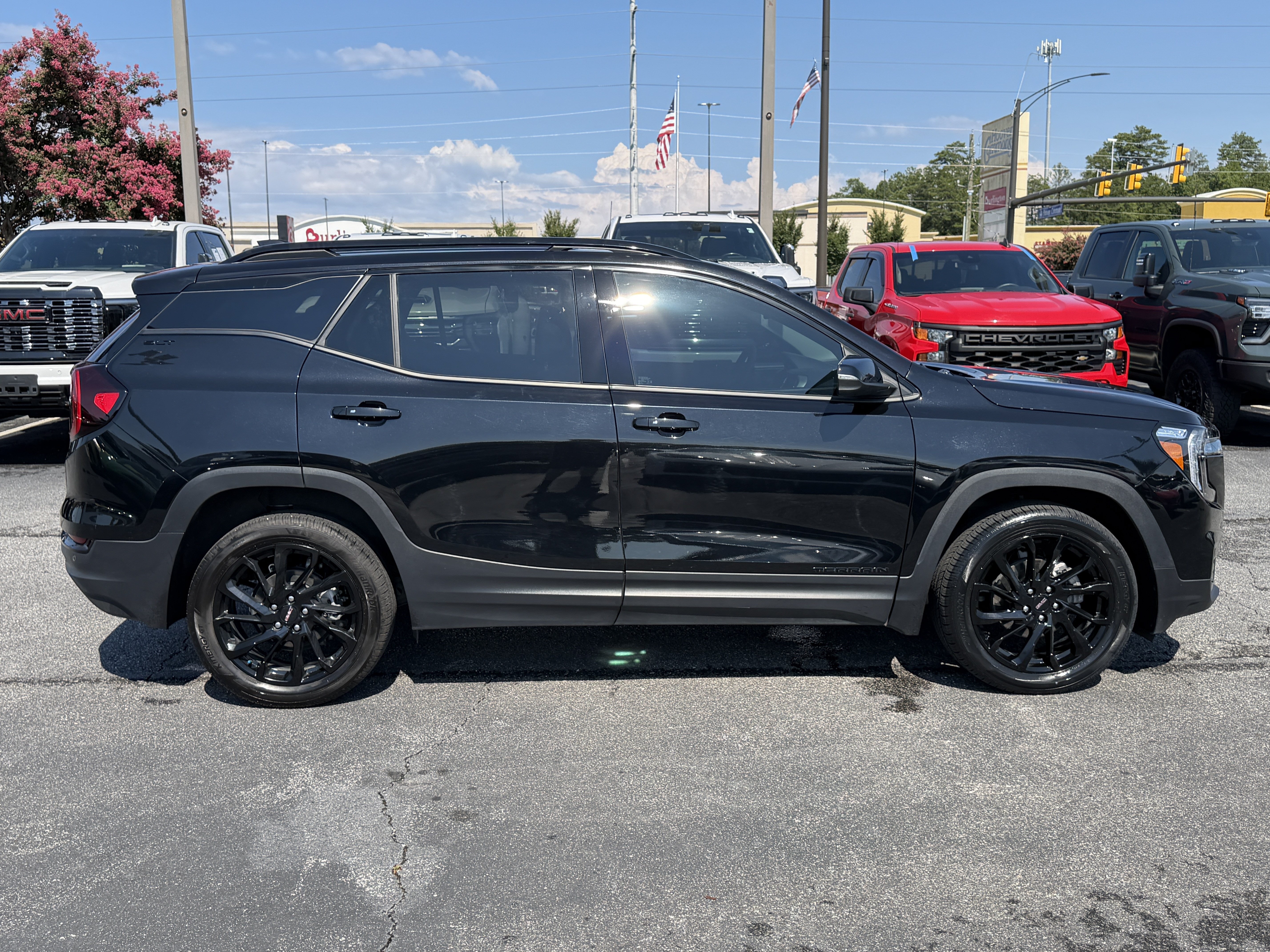 Used 2024 GMC Terrain SLT w/ Elevation Edition AWD/4WD image 11