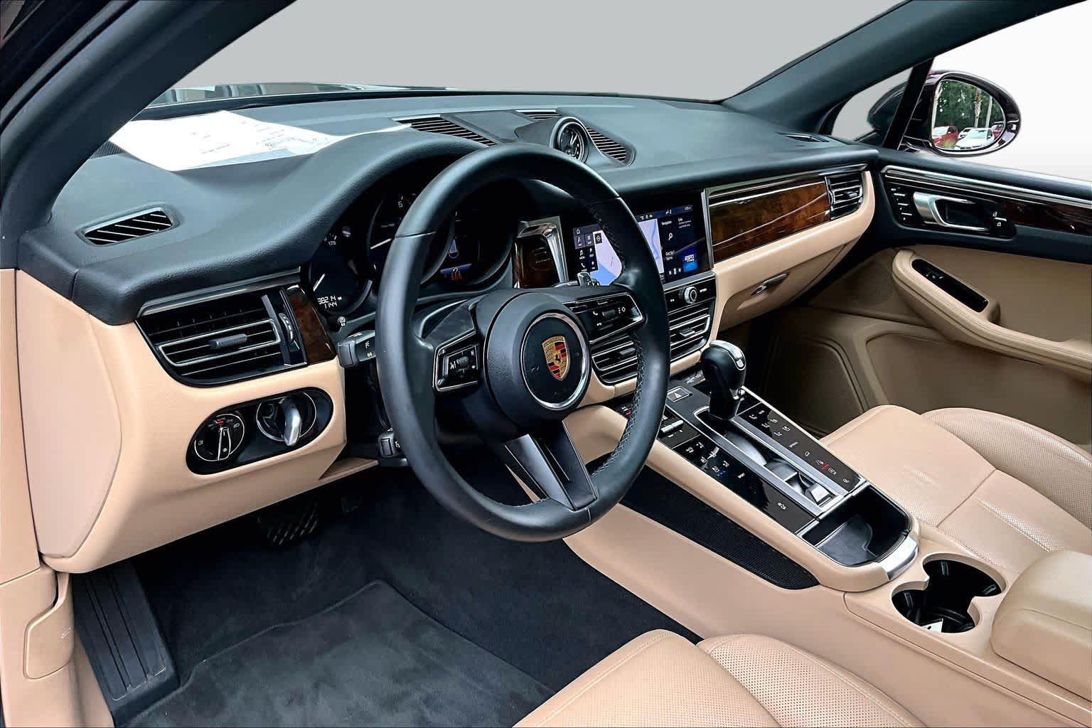 Used 2023 Porsche Macan AWD/4WD image 17