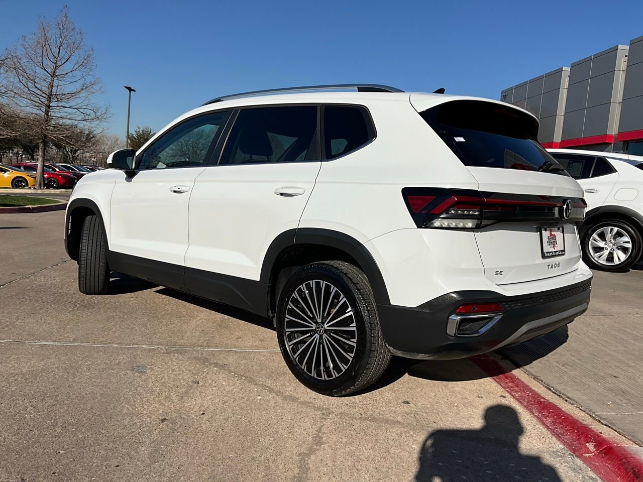 Used 2025 Volkswagen Taos SE image 8