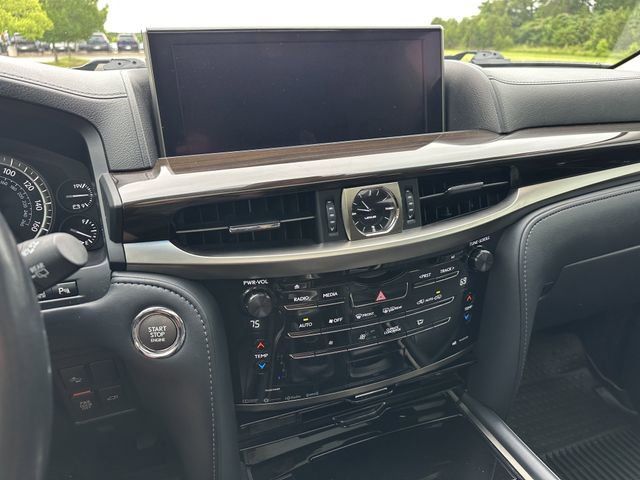Used 2018 Lexus LX 570 4WD image 31