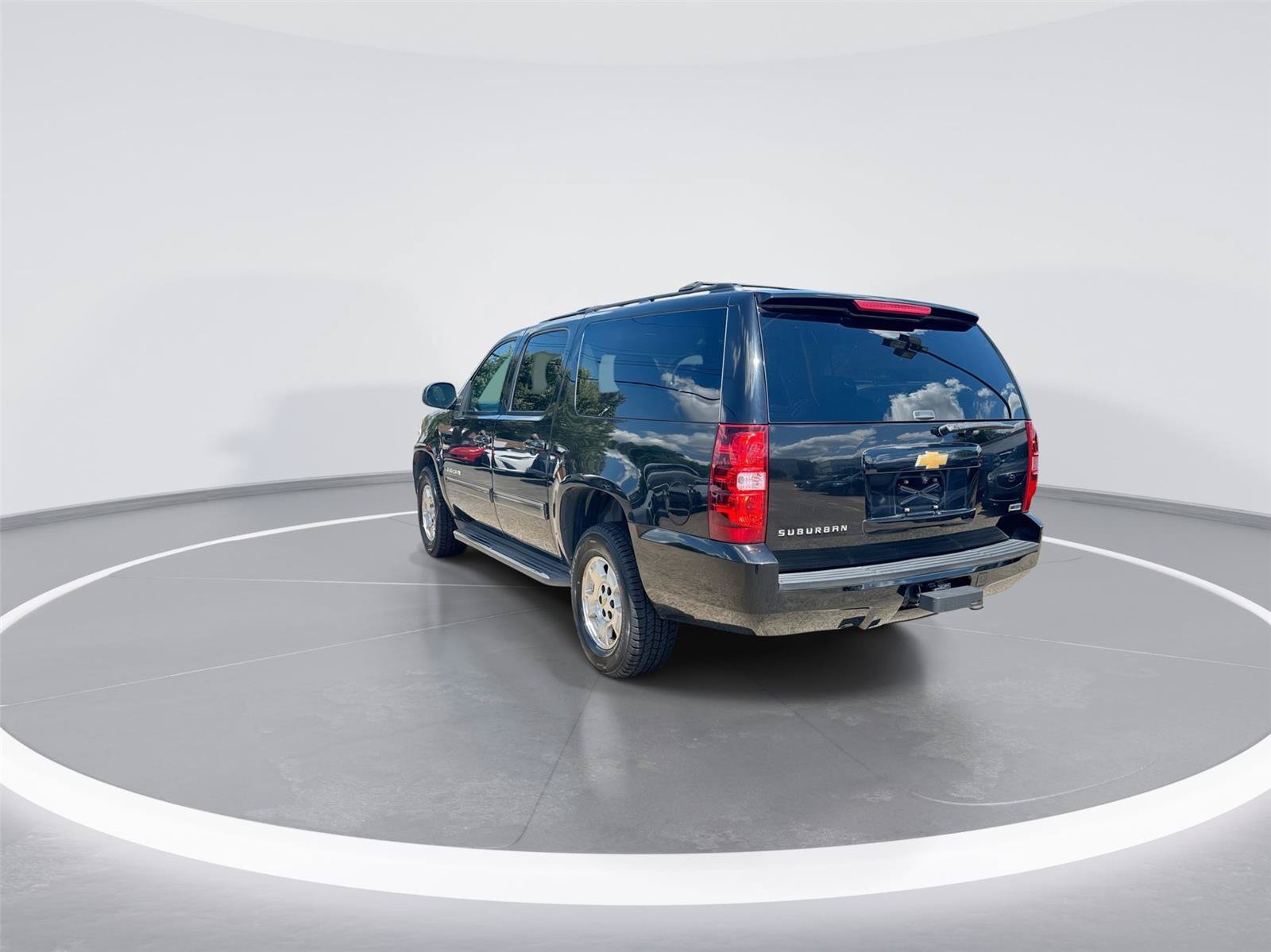 Used 2012 Chevrolet Suburban LS AWD/4WD image 6