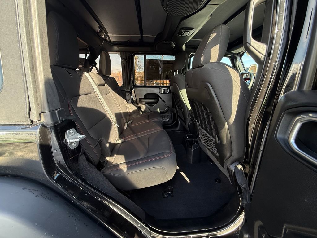 Used 2021 Jeep Wrangler Unlimited Rubicon image 16