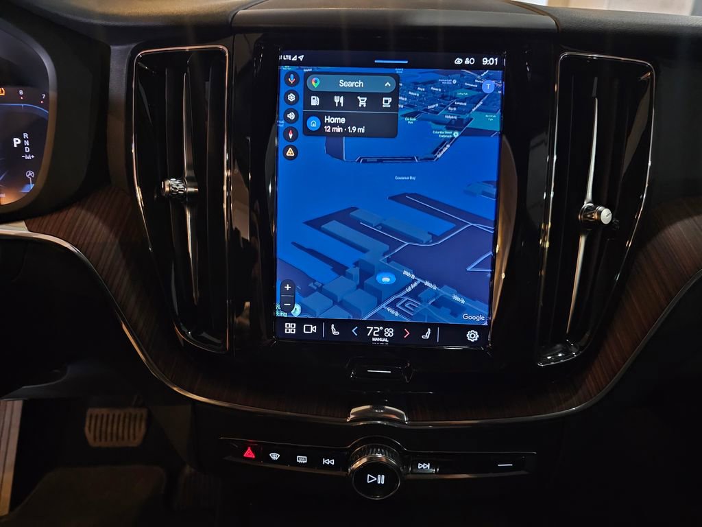 Certified 2023 Volvo XC60 B5 Plus AWD/4WD image 26