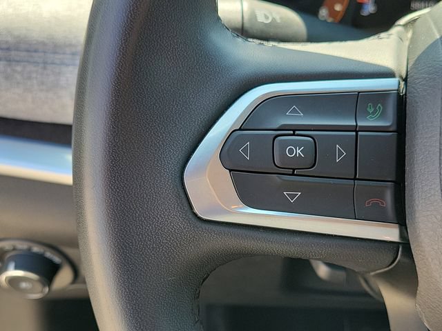 Used 2024 Jeep Compass Latitude AWD/4WD image 11