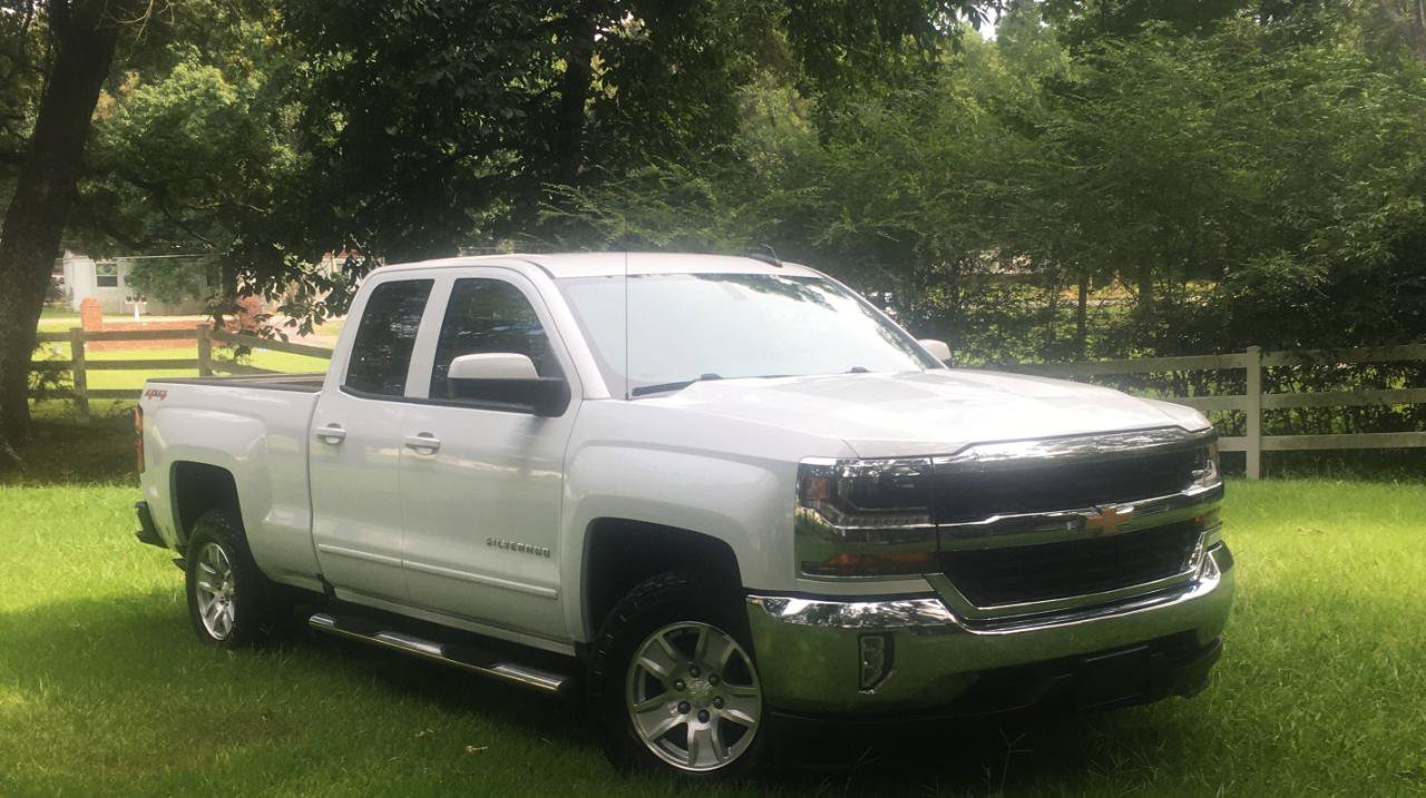 Used 2017 Chevrolet Silverado 1500 LT w/ All Star Edition AWD/4WD image 7