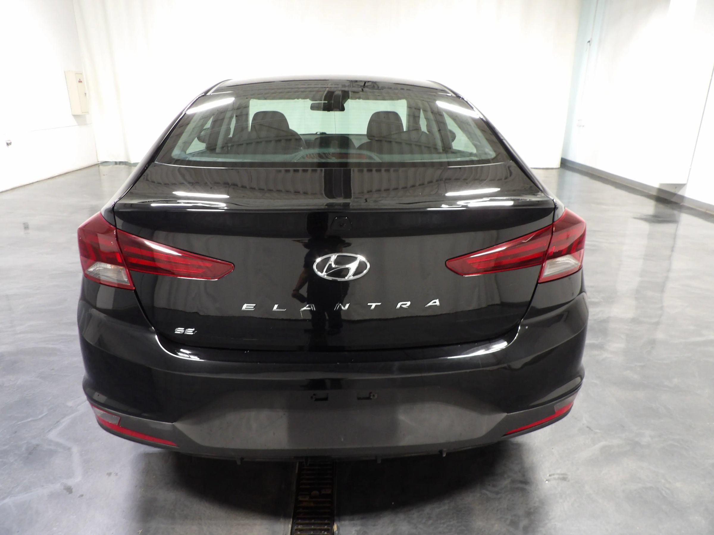 Used 2020 Hyundai Elantra SE w/ Cargo Package (C1) FWD image 5