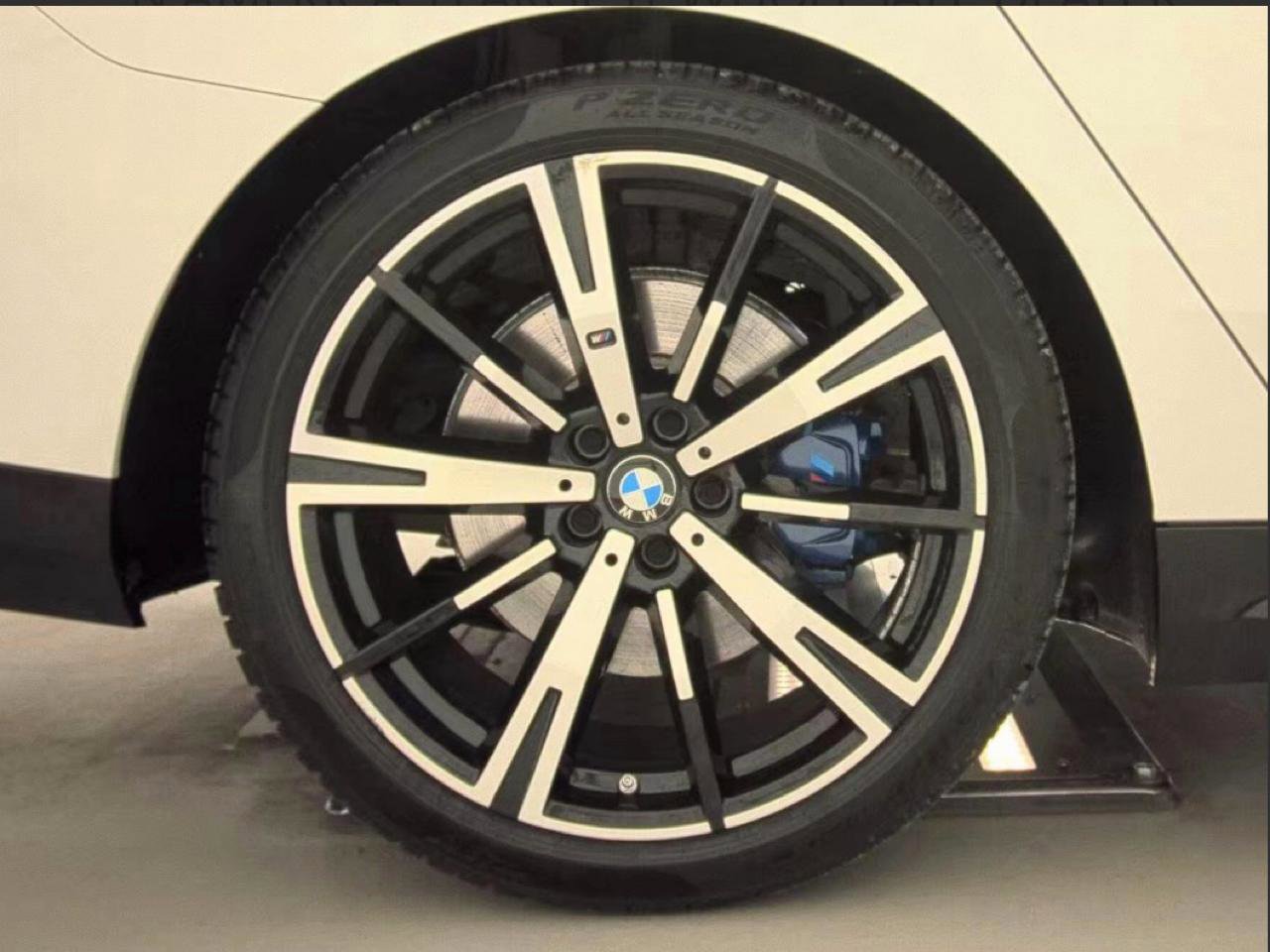 Used 2024 BMW 540i xDrive w/ Executive Package AWD/4WD image 17