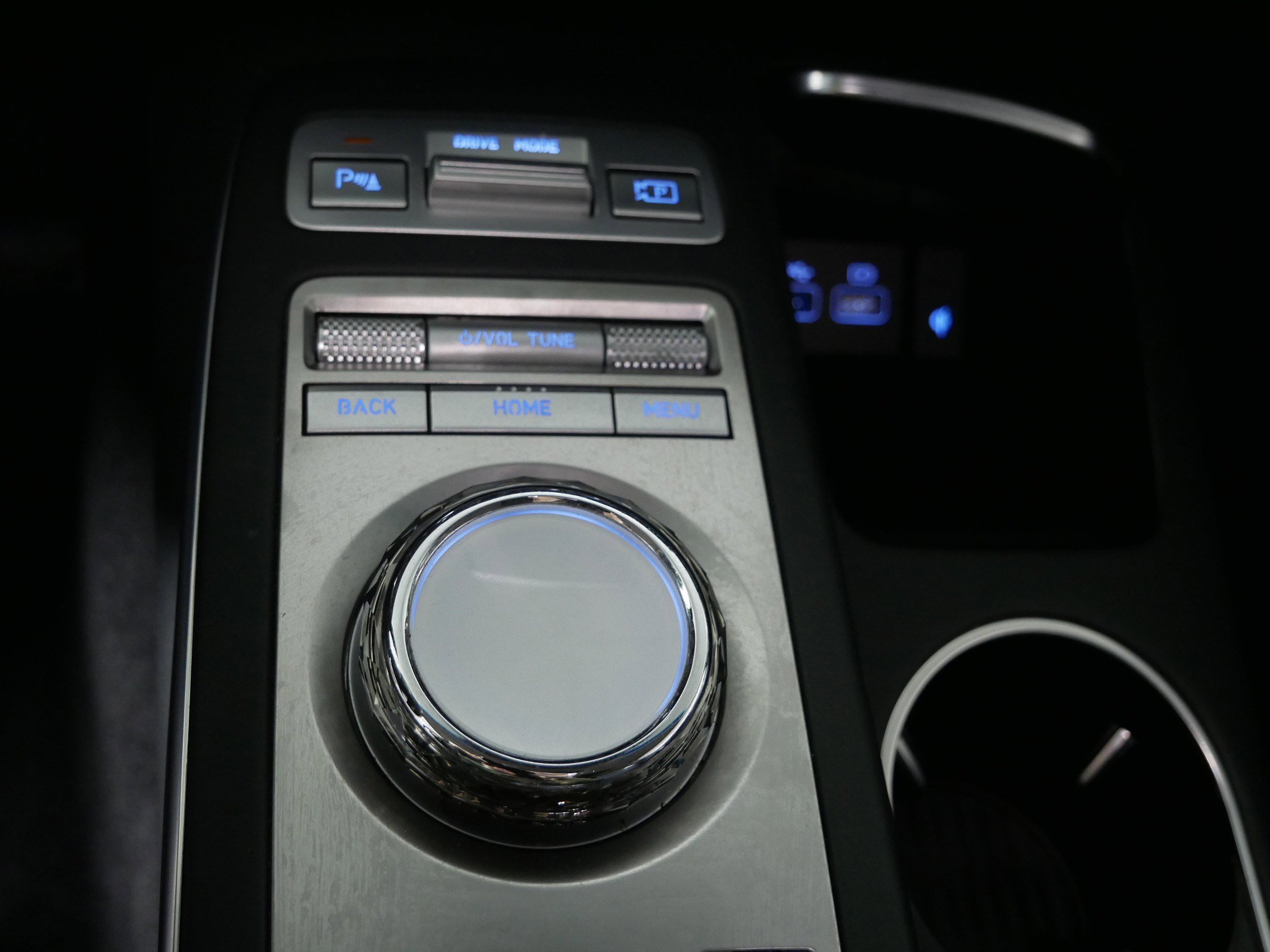 Certified 2022 Genesis GV70 2.5T w/ Select Package image 29