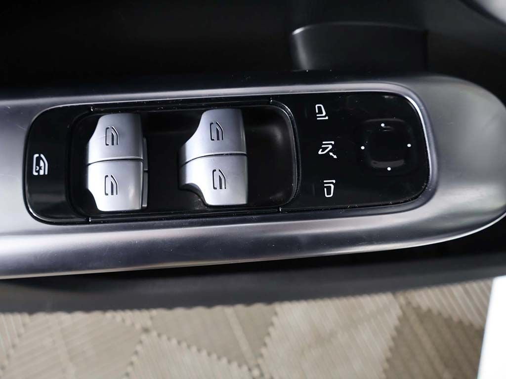 Used 2023 Mercedes-Benz C 300 4MATIC Sedan image 38